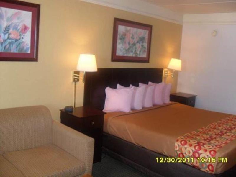 Days Inn By Wyndham Gainesville Exterior foto